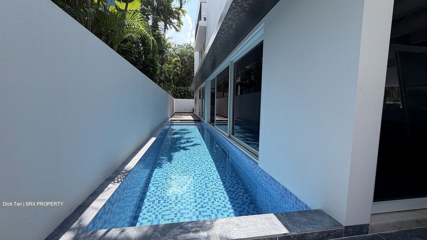 Brighton Crescent (D19), Terrace #564158311